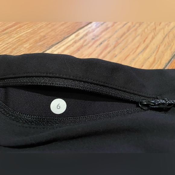 Lululemon Tight Stuff Black Tights Women’s Size 6 Reflective - Picture 5 of 11